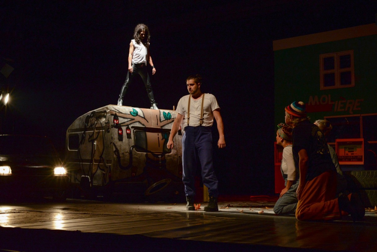 Teatru